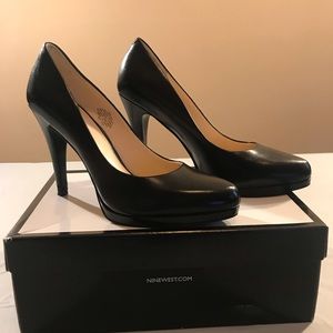 Nine West Black Pumps